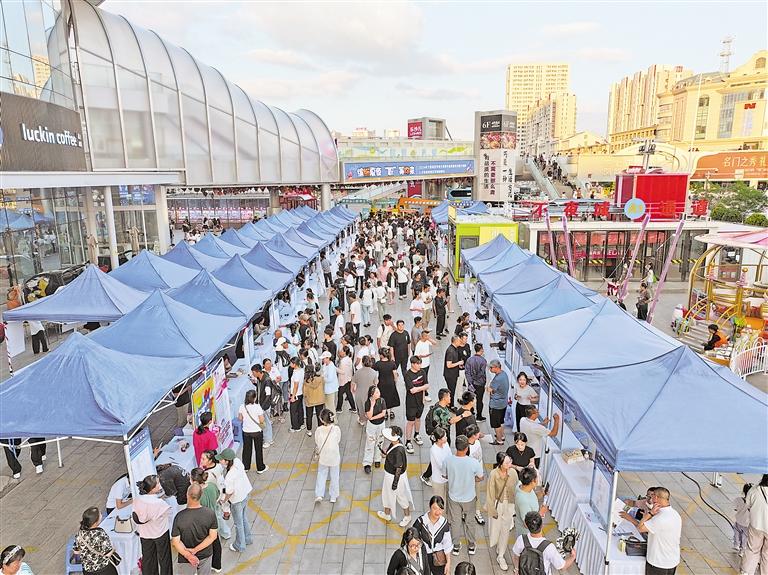 銀川“人才夜市”里的就業(yè)新觀(guān)察